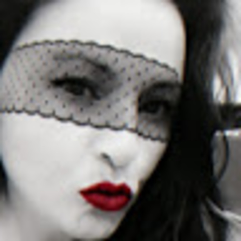 Meet your Posher, Crystal